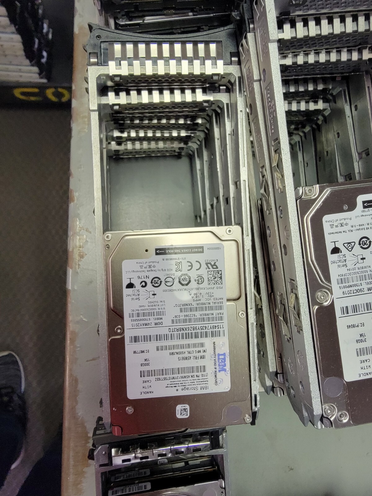 IBM 300GB SFF SAS DS8HS 15K 6G HDD 01NN794 45W9615 45W9613 49Y7435