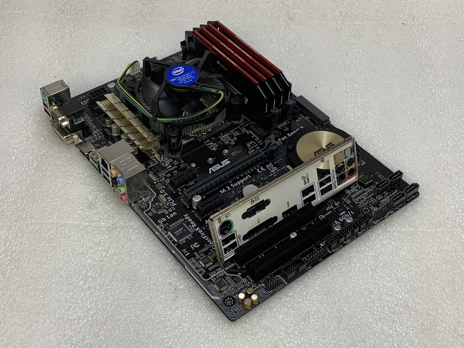 ASUS Z97-E/USB 3.1 ATX Motherboard Core i7-4790 3.6GHz 32GB DDR3 Corsair RAM