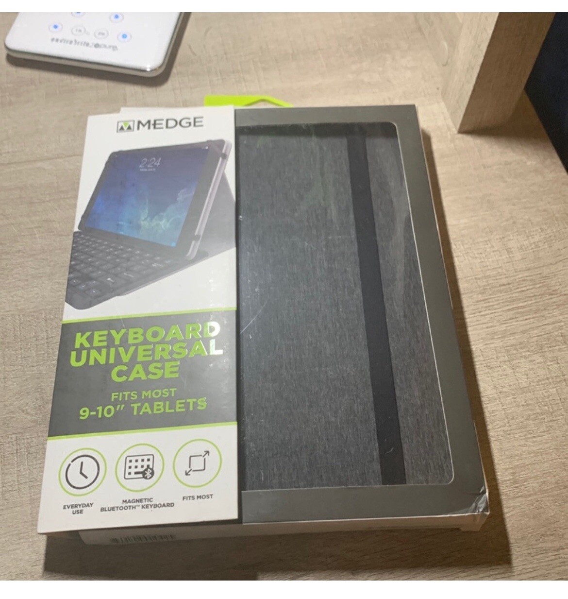 M-Edge Keyboard for 9-10" Tablets Stealth Pro Universal  Case. NEW Bluetooth