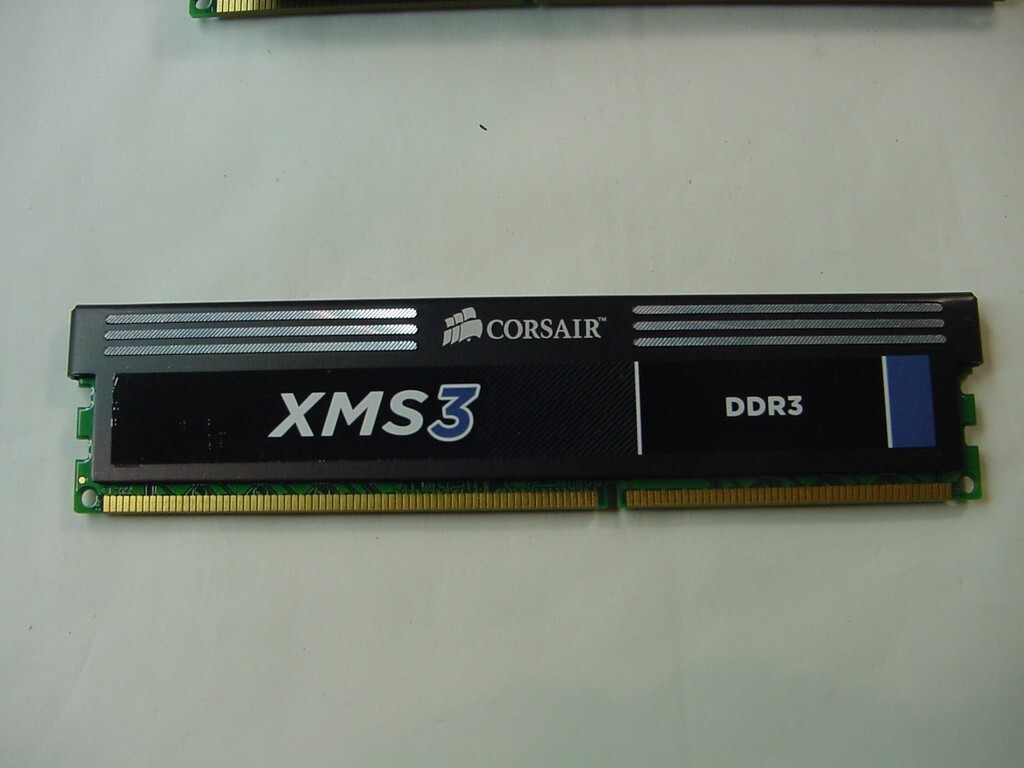 COMPUTER MEMORY - CORSAIR XMS3 1600Mhz 1.65V DDR3 CMX8GX3M2A1600C9