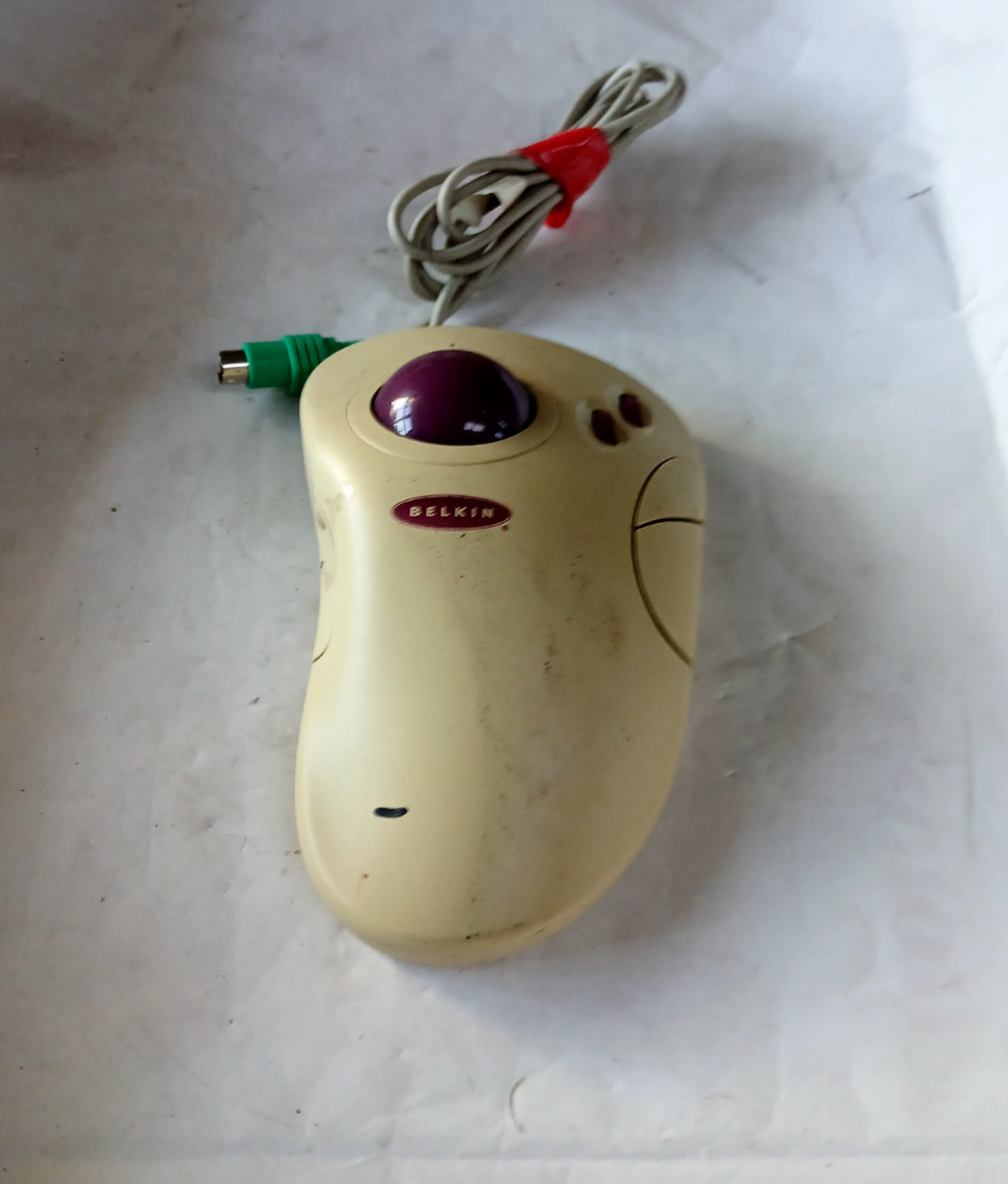 Belkin F8E189 TrackMaster Trackball Mouse PS/2 (BR4C.6b3)