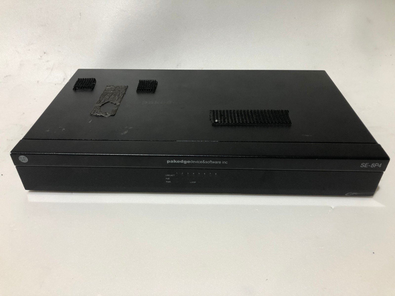 Pakedge SE-8P4 8 Port Gigabit Unmanaged Switch w/4 Ports PoE or 2 Ports PoE+