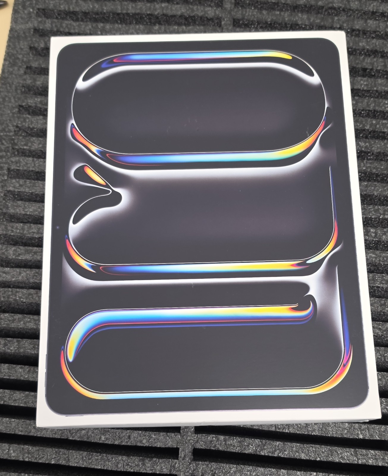 New SEALED  UNLOCKED Apple iPad Pro 13" M5 256GB Space Black ME7W4LL/A