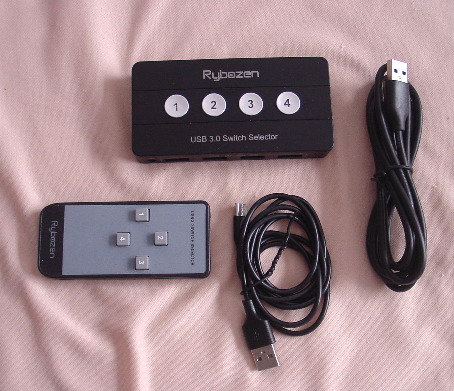 4 Port USB 3.0 Switch Selector with remote