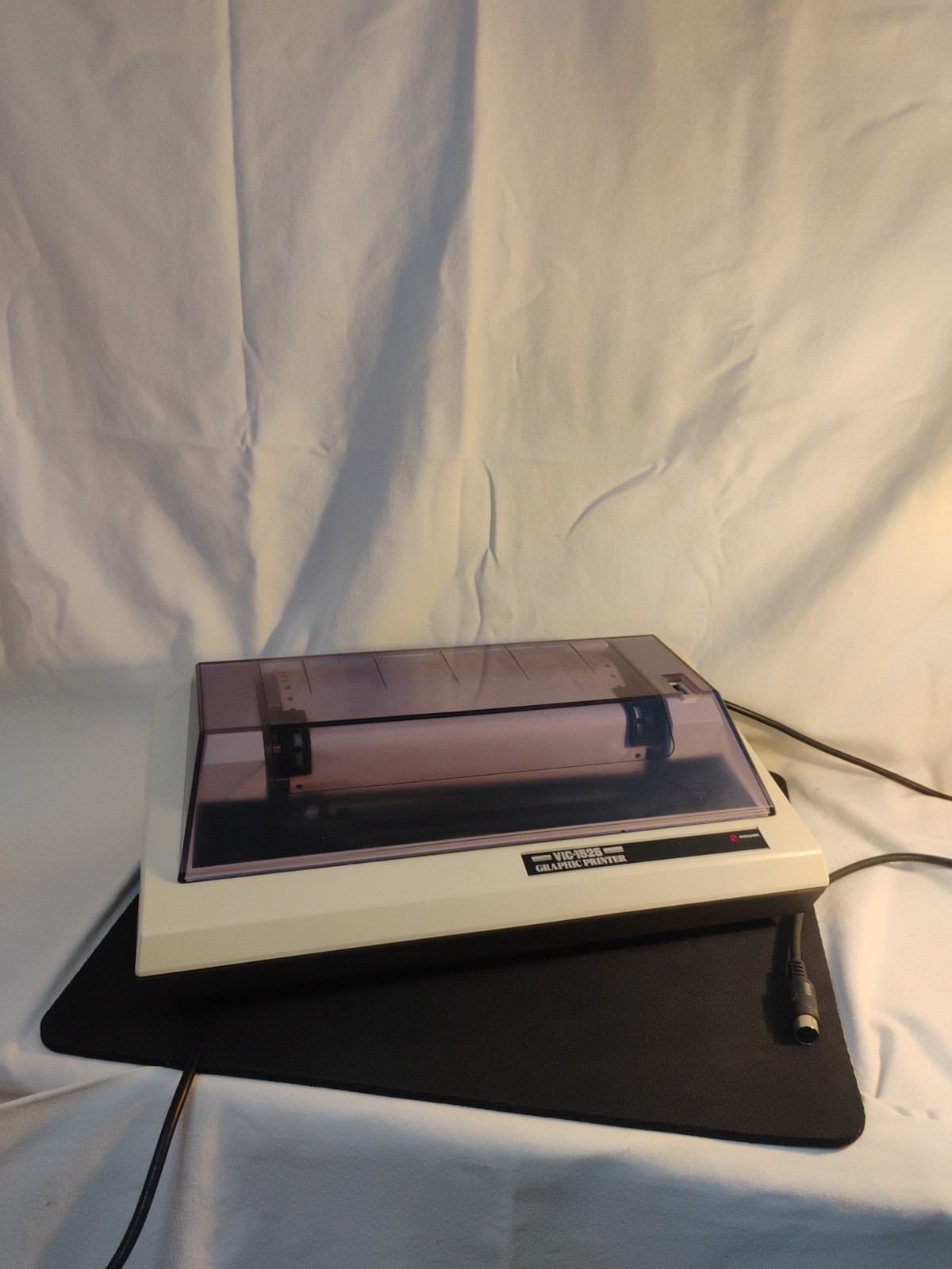 *RARE FIND* Vintage Commodore VIC-1525 Graphic Printer with cables Powers On 