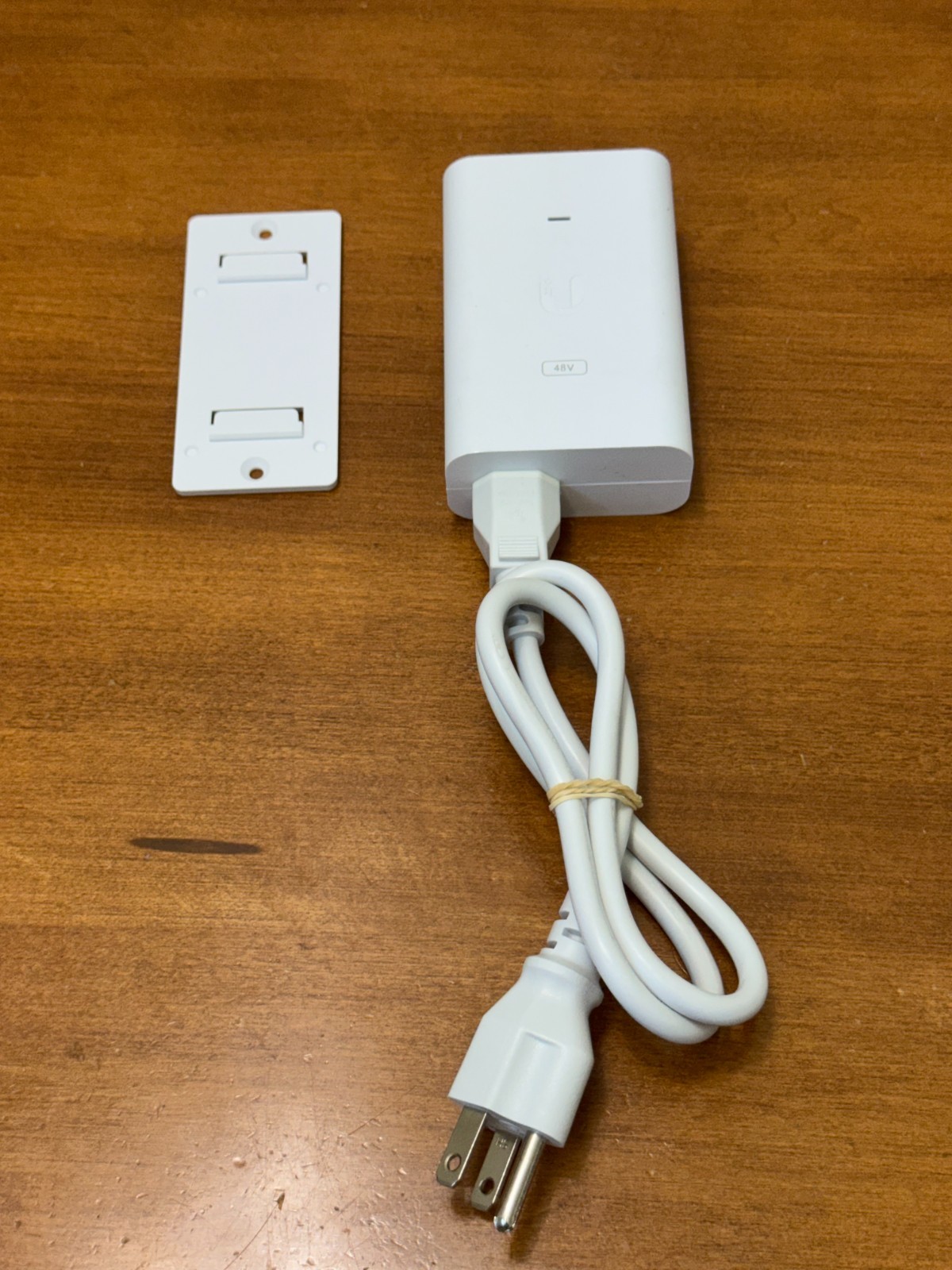 Ubiquiti Networks POE-48-24W-G-WH PoE Adapter 48V DC 0.5A GP-H480-050G