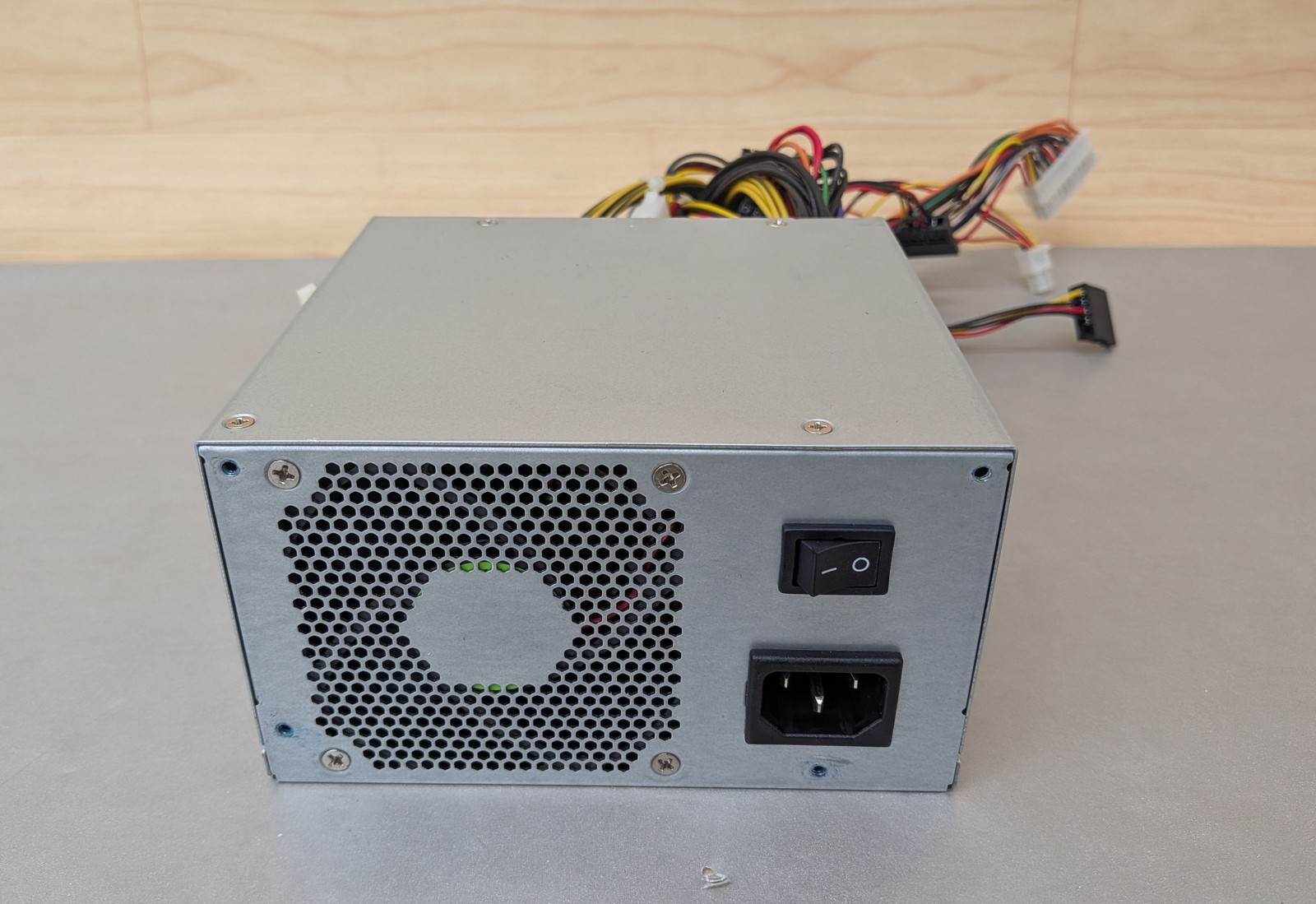 FSP Sparkle Power FSP500-60AGB 100-240V 8-4A 500W Switching Power Supply