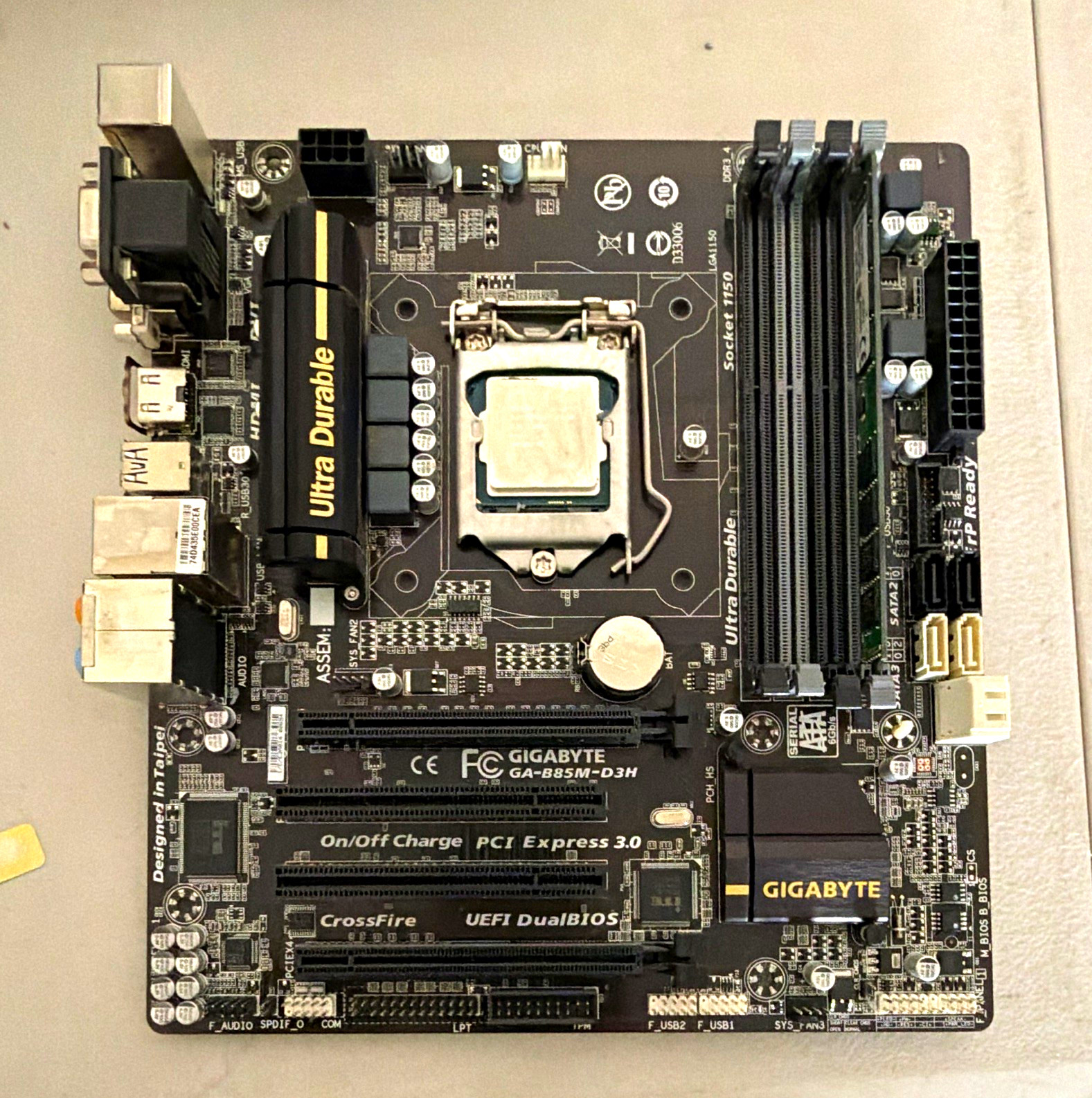 GIGABYTE GA-B85M-D3H MicroATX LGA1150 Motherboard w/ Intel i3-4150 3.30