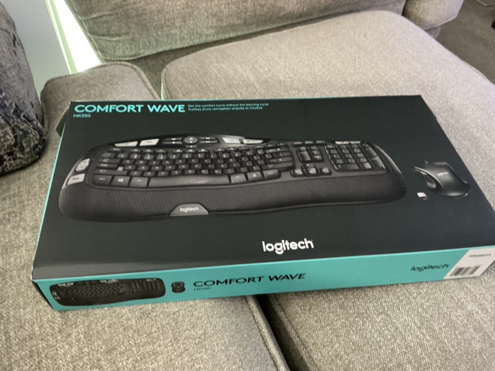 Logitech MK550 Comfort Wave Wireless Keyboard K350 Mouse Combo – Great Condition