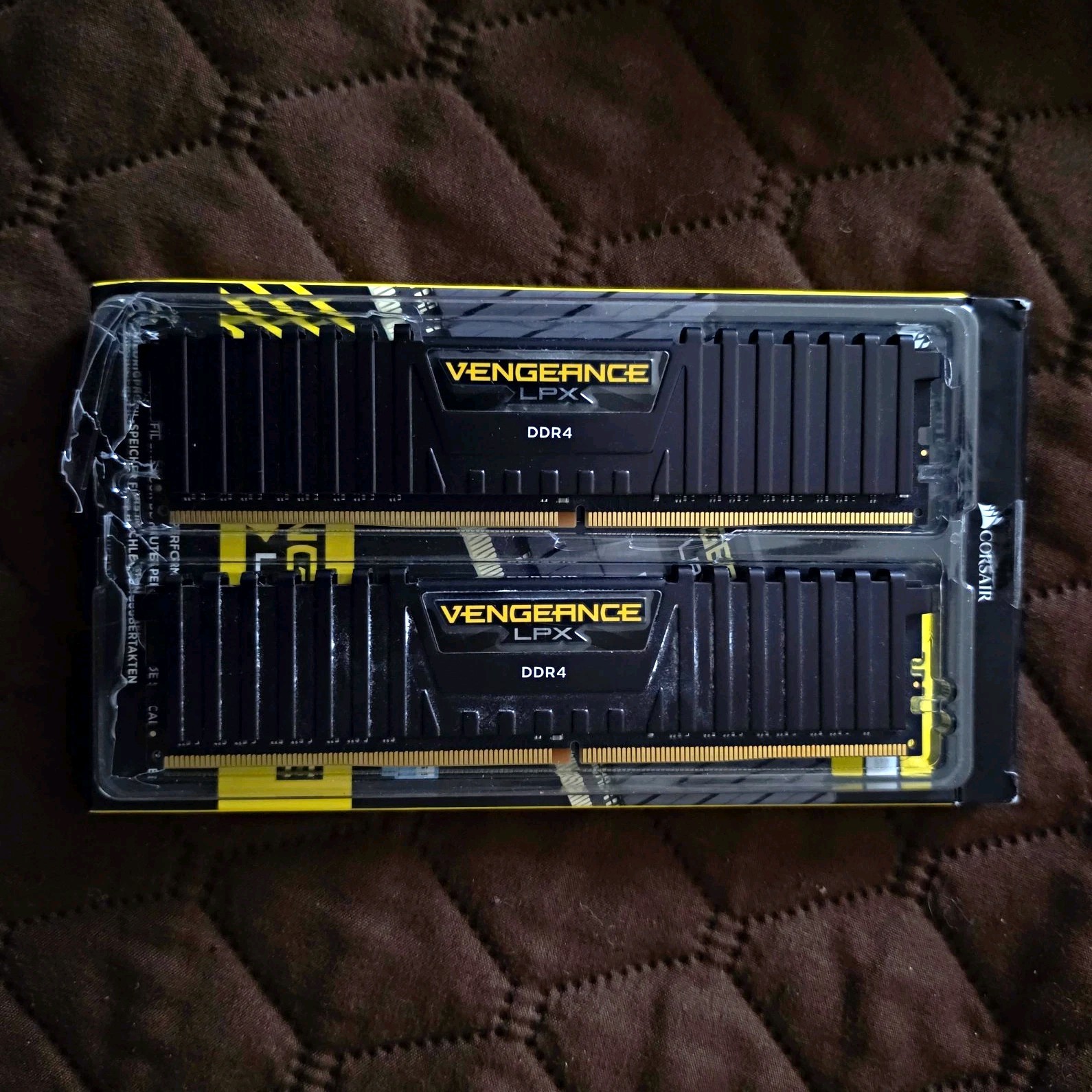 Corsair Vengeance LPX 16GB (2x8GB) 3000MHz DDR4 DIMM 288-Pin RAM