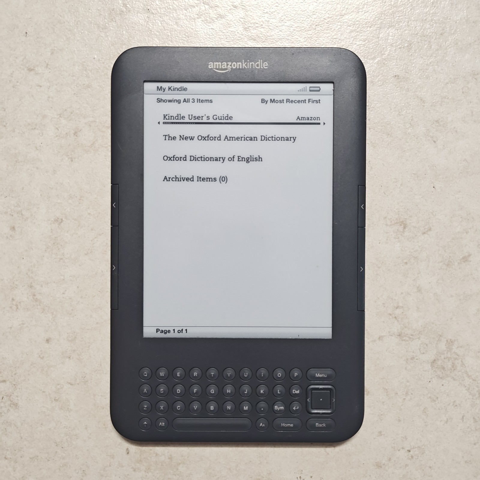 Amazon Kindle Keyboard (3rd Gen) D00901 E-Reader (Wi-Fi) - 4GB Gray #4519
