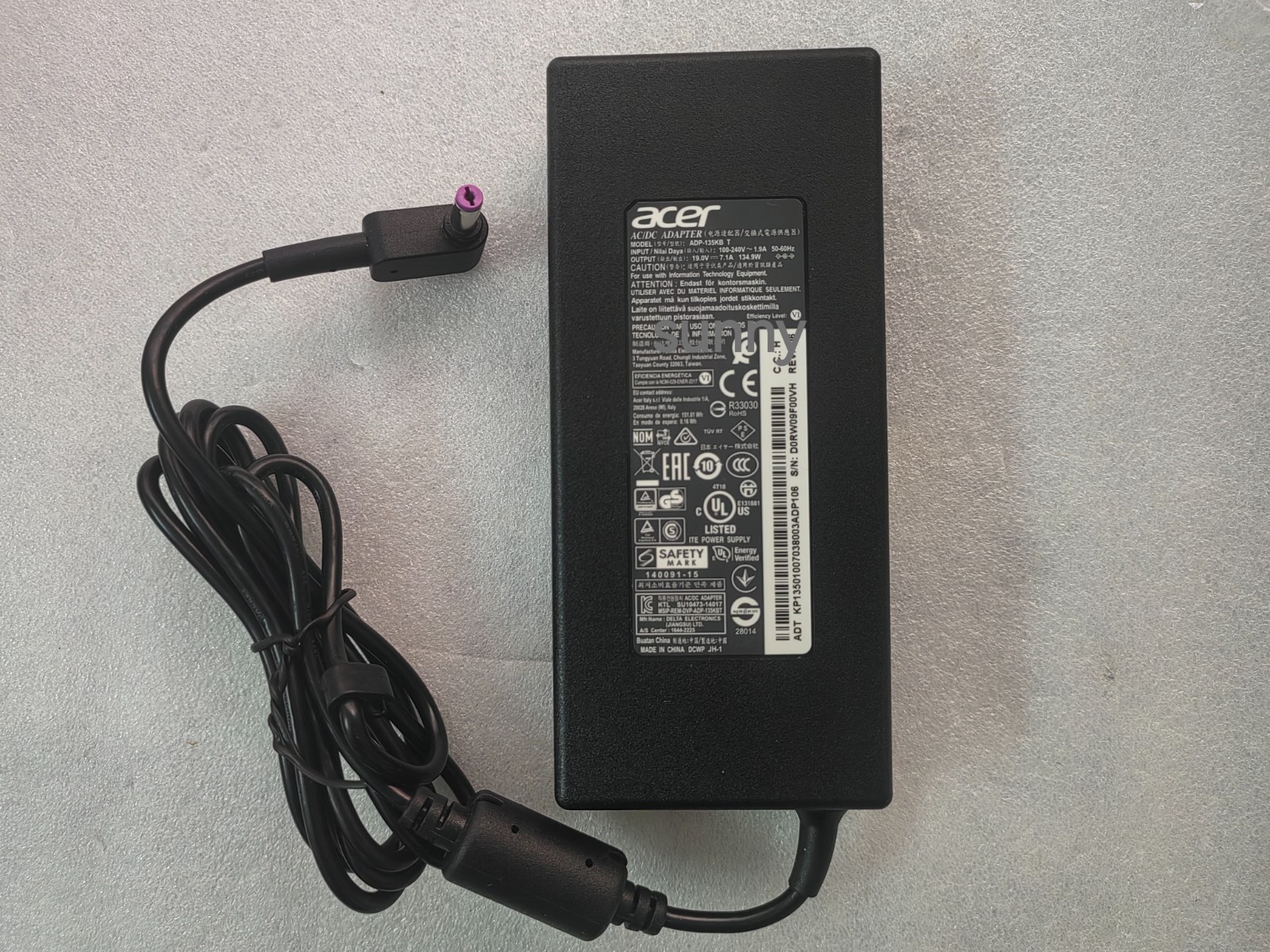 For Acer Predator Helios 300 N17C1 PH315-51 19V 7.1A 135W AC Adapter Genuine NEW