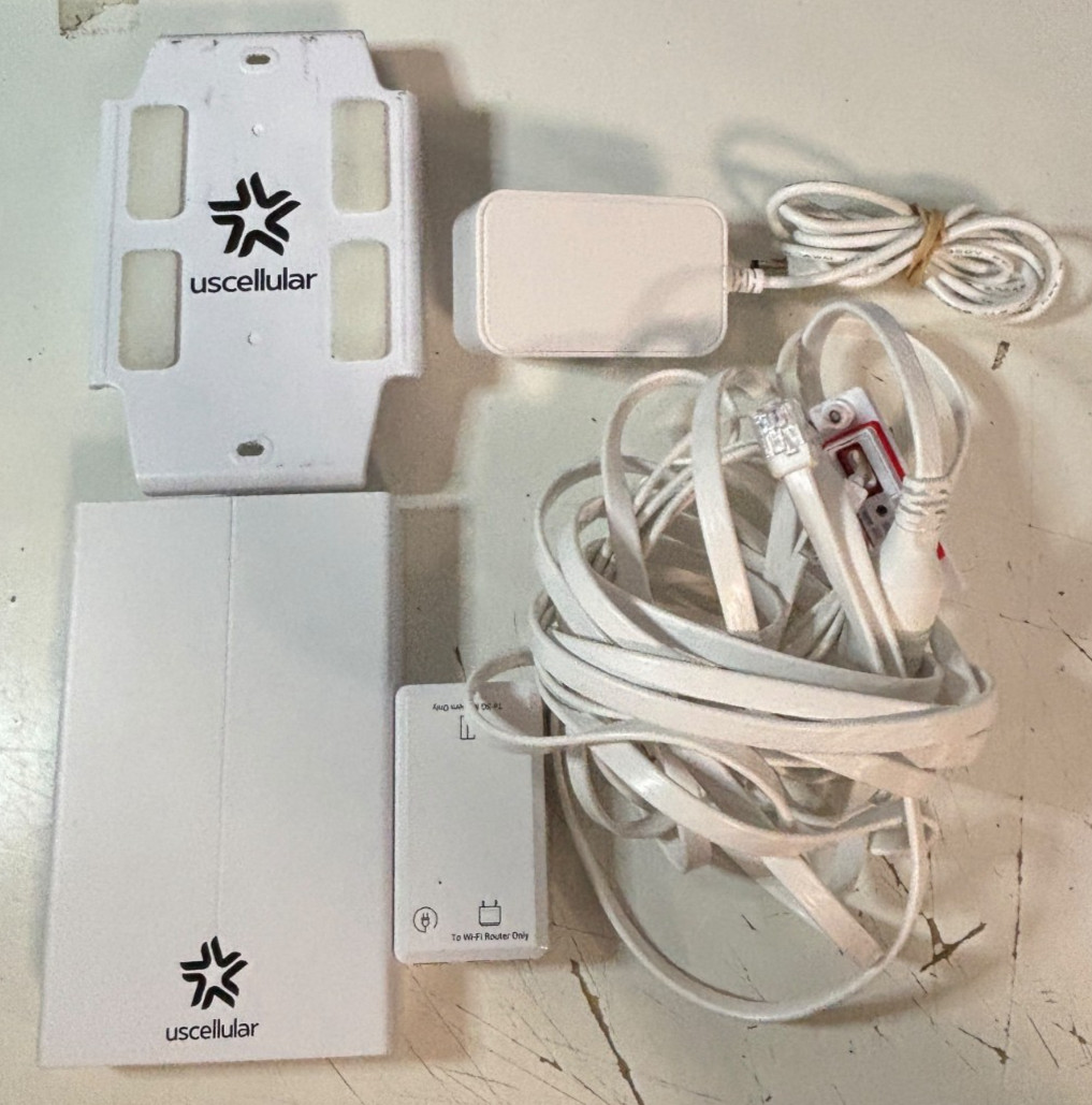 Used UScellular Outdoor Receiver Advanced Internet Solution w/ Cables, White