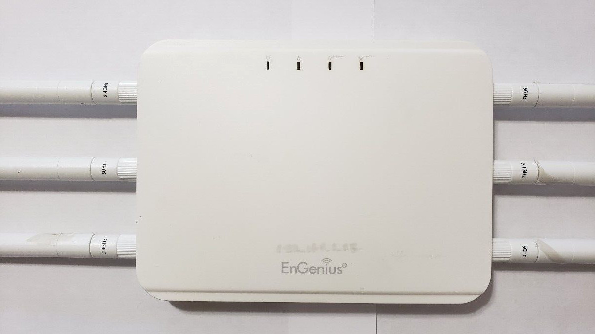 EnGenius Wireless AC 1750 Indoor Access Point/Bridge ECB1750 W/ Power Cord