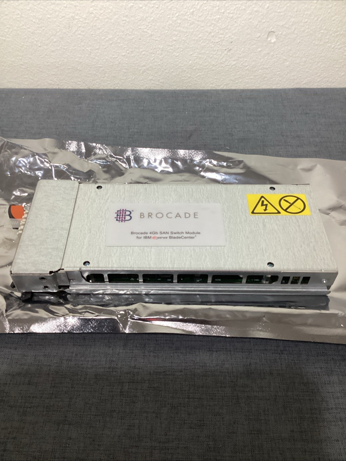 IBM  Brocade 32R1821 4020 10-Port 4Gb SAN Switch Module for IBM BladeCenter