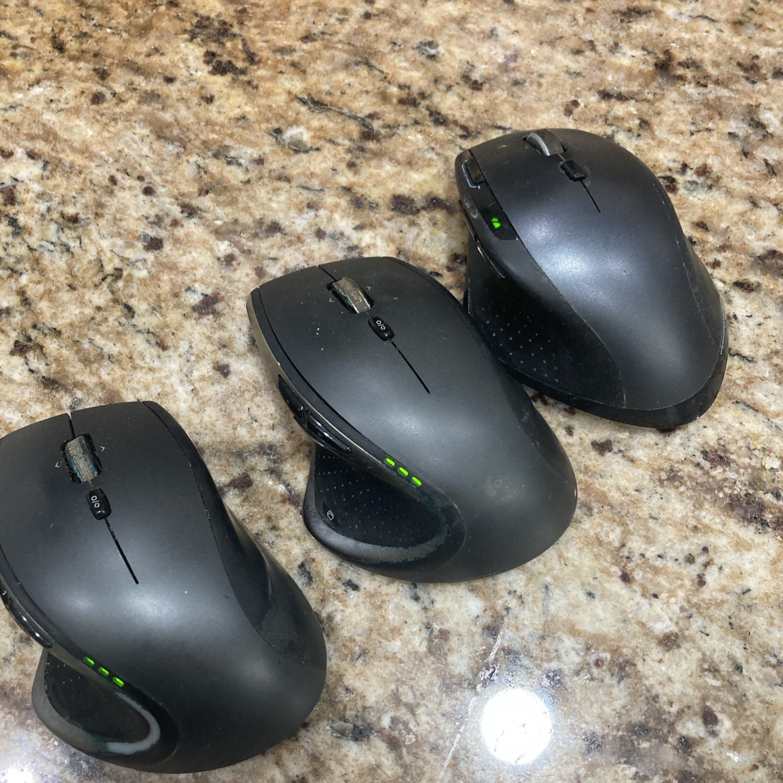 Logitech Performance Wireless Mouse Lot of 3 2MX Darkfield & 1-Performance Laser