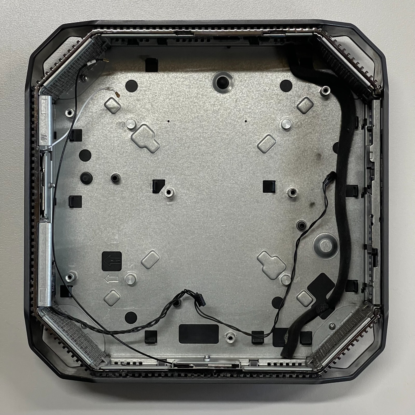Genuine HP Z2 Mini G4 Perf Chassis Outer Housing + Power Button Board & Antennas