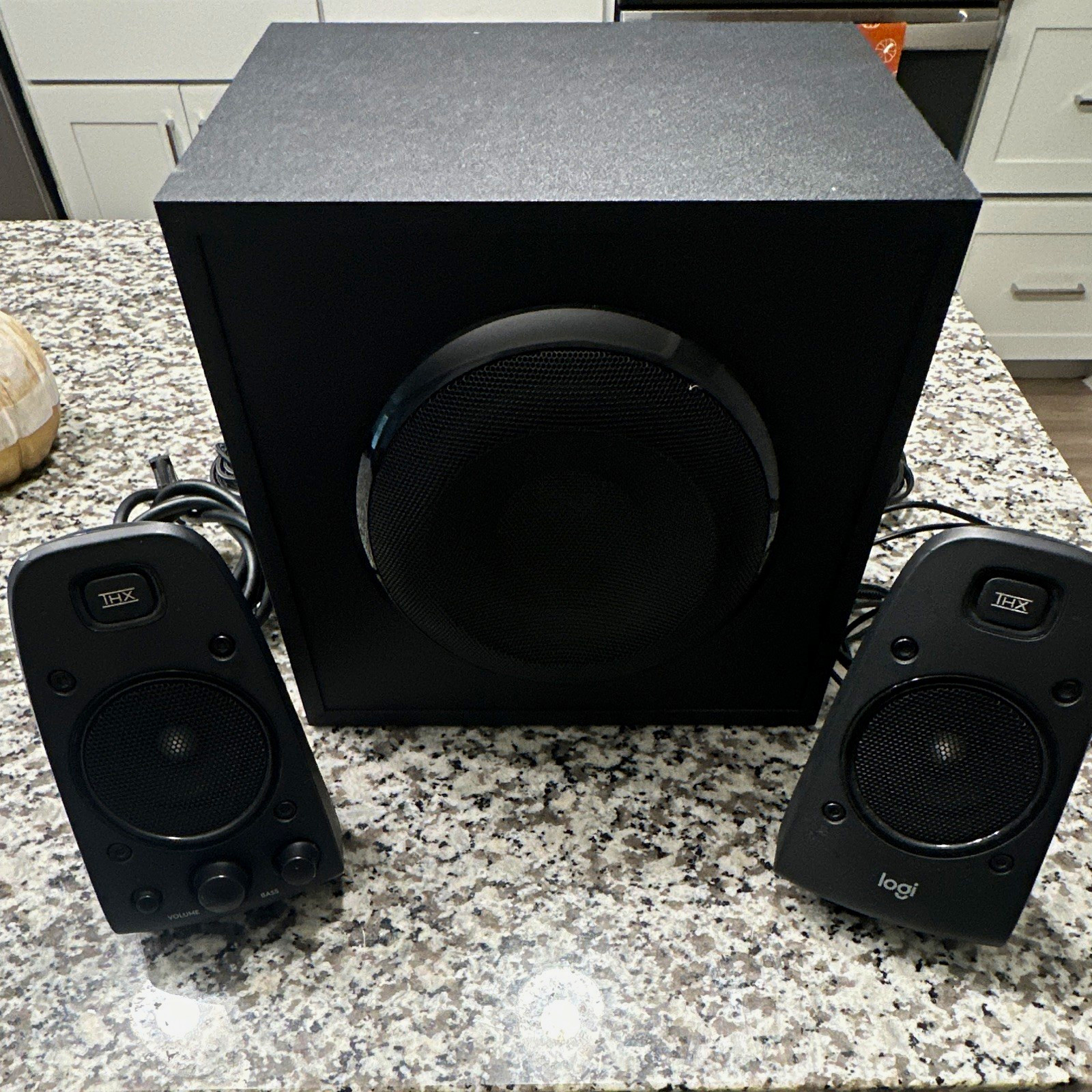 Logitech Z623 2.1 THX Wired Computer Speakers w/ Subwoofer, Black 3.5mm