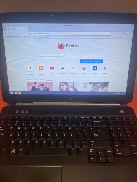 Dell Laptop Linux Mint, 8GB Ram,Fast 240GB SSD,New Battery, Year Warranty