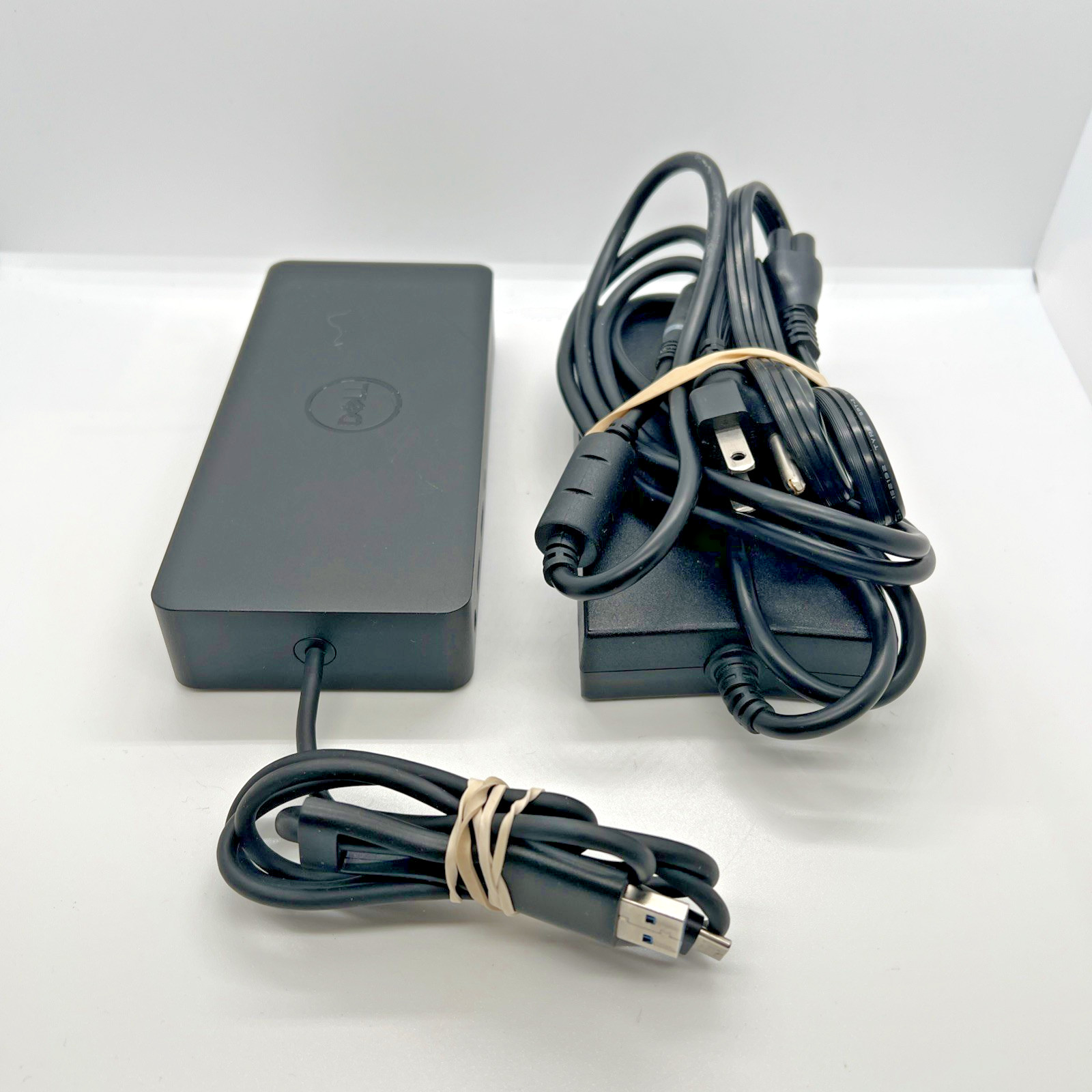 Dell D6000 Universal USB-C Docking Station w/ Genuine 130W Adapter Tested