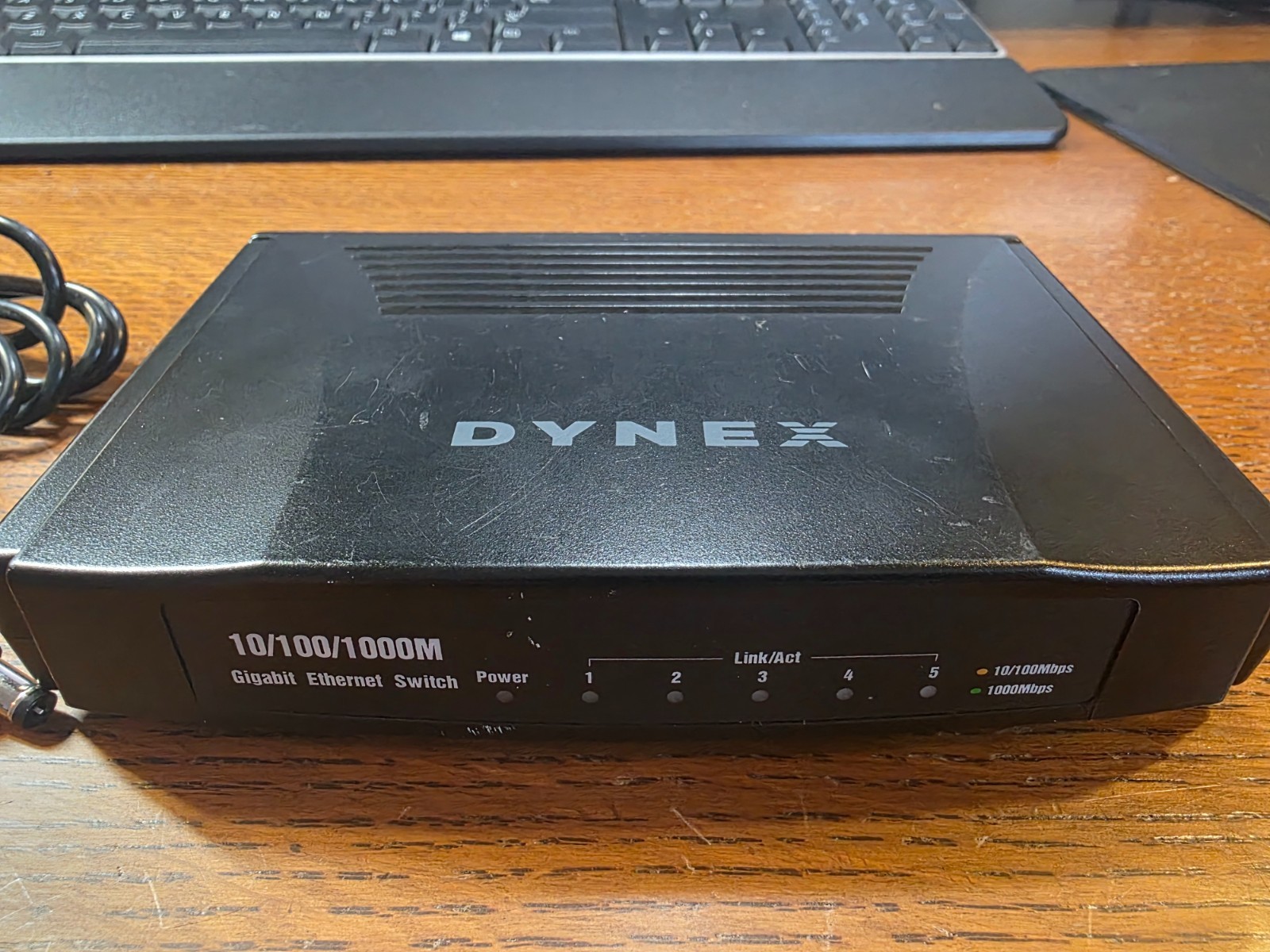 Dynex 5 Port Gigabit Ethernet Switch 10 100 1000M DX-GB5PRT