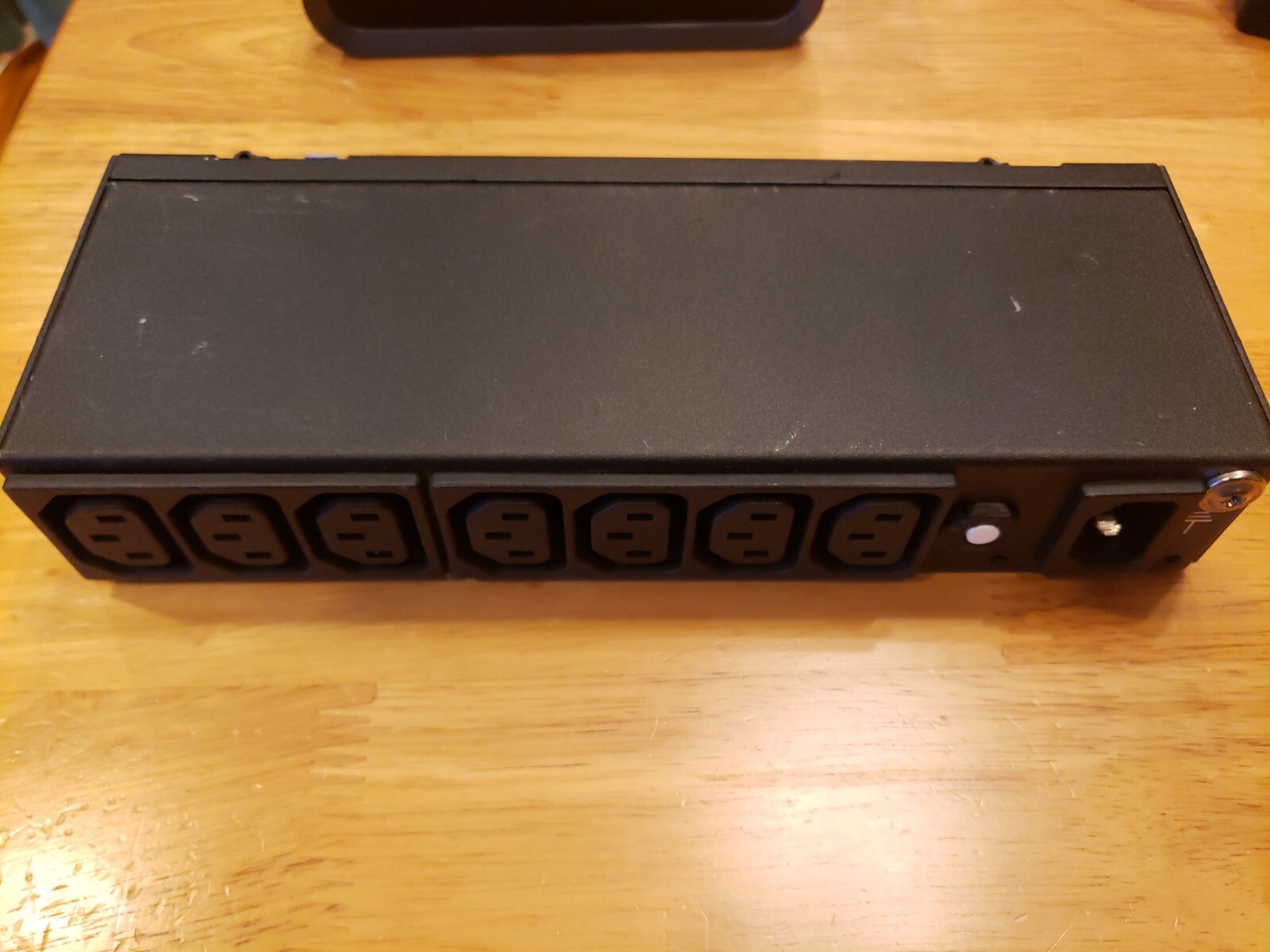 Dell | AP6015 | 0T834 8-Outlet 100-240V PDU Power Strip Distribution Unit