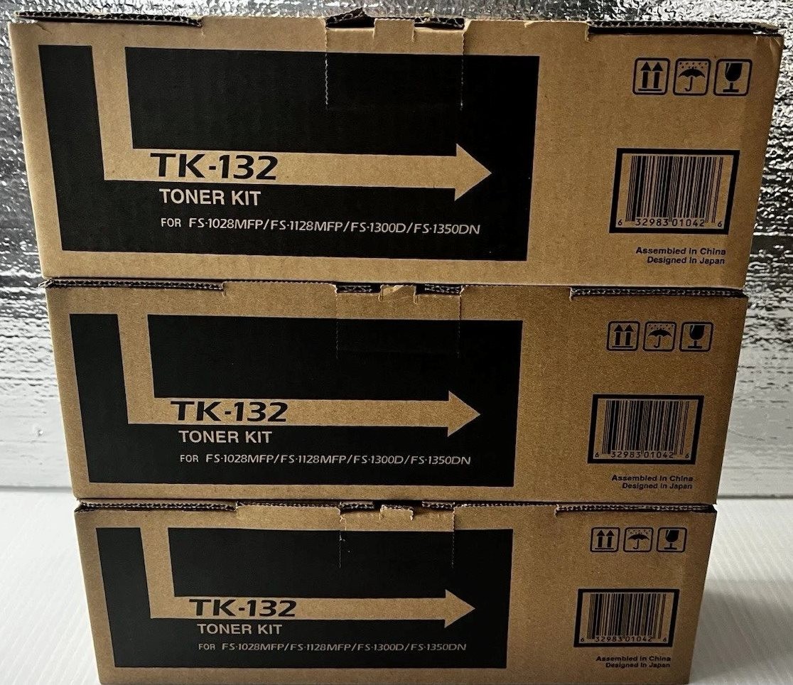 3 New Genuine Sealed Kyocera TK-132 Toner Kit Black  TK 132 FS-1028MFP - DAMAGE