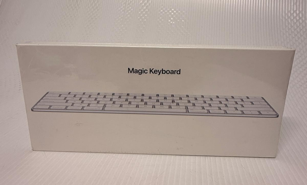 NEW SEALED Apple Magic Keyboard MLA22LL/A White Model A1644 (A6) 