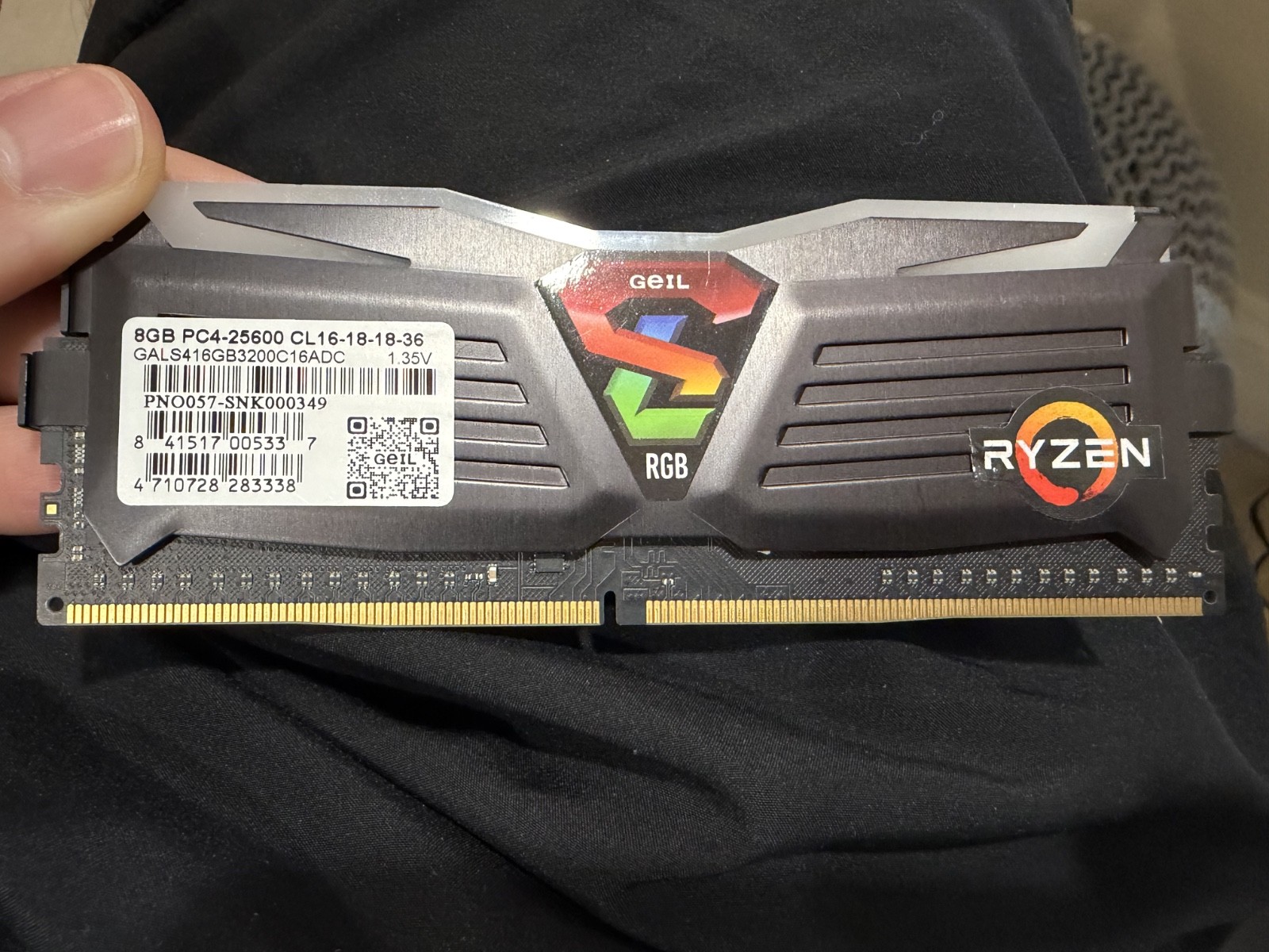 GeIL Super Luce RGB SYNC AMD Edition 16GB (2 x 8GB) 288-Pin DDR4 SDRAM...