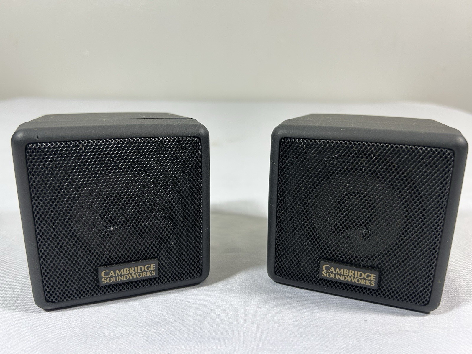 Vintage Pair CAMBRIDGE SOUNDWORKS By Henry Kloss Mini Cube Media SPEAKERS 1994