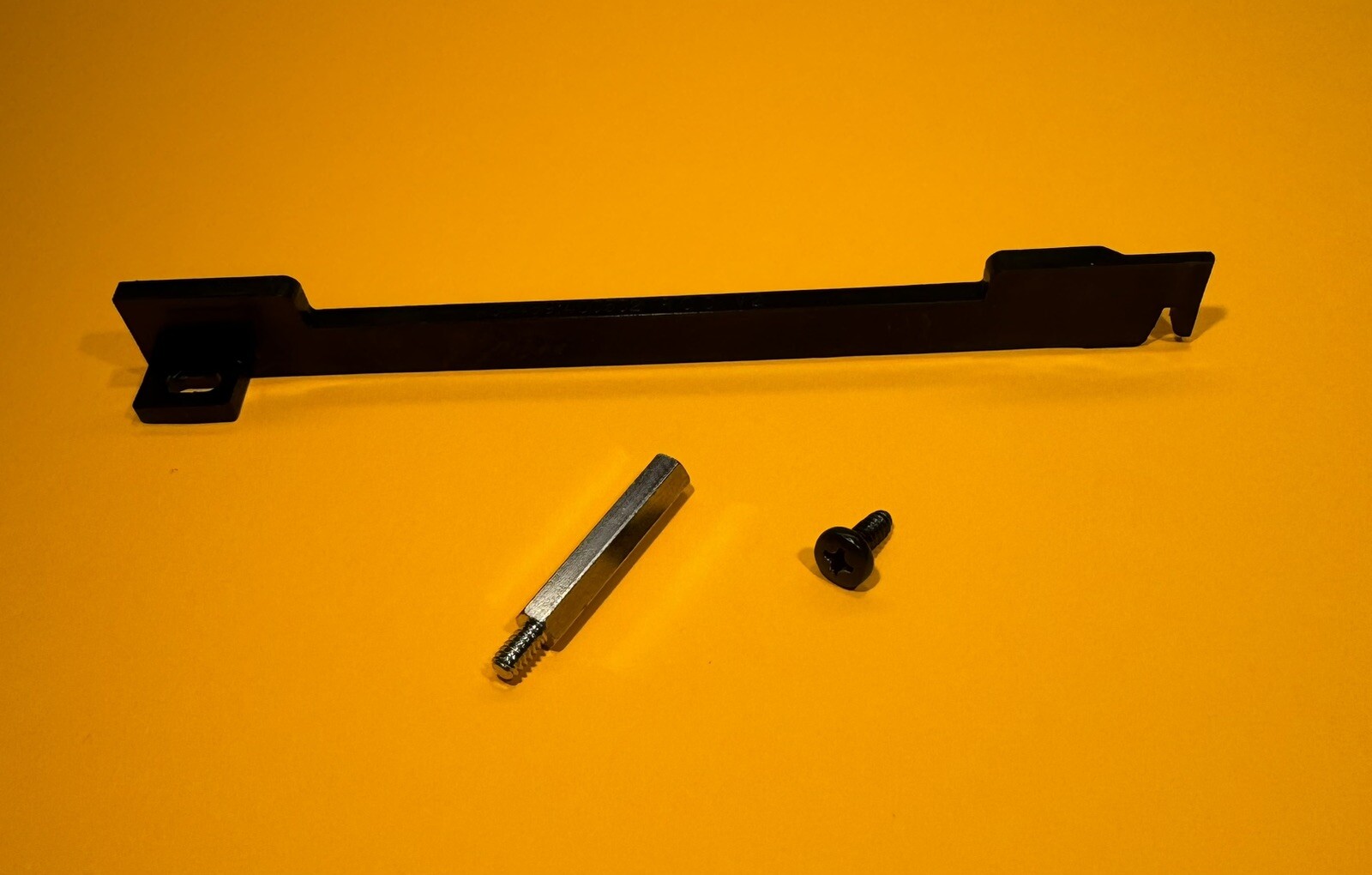 Sun Ultra 5 / Ultra 10 UltraSPARC IIi CPU Module Hold-Down Bracket and Screws