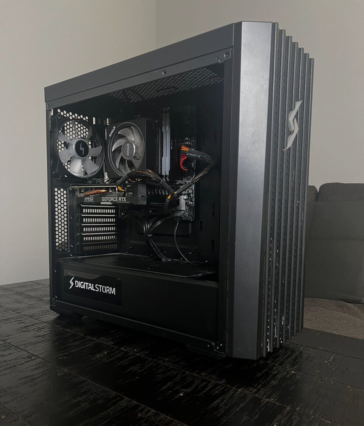 Used Custom Built PC- RyzenX3700x, RTX2060, 16GB DDR4RAM 