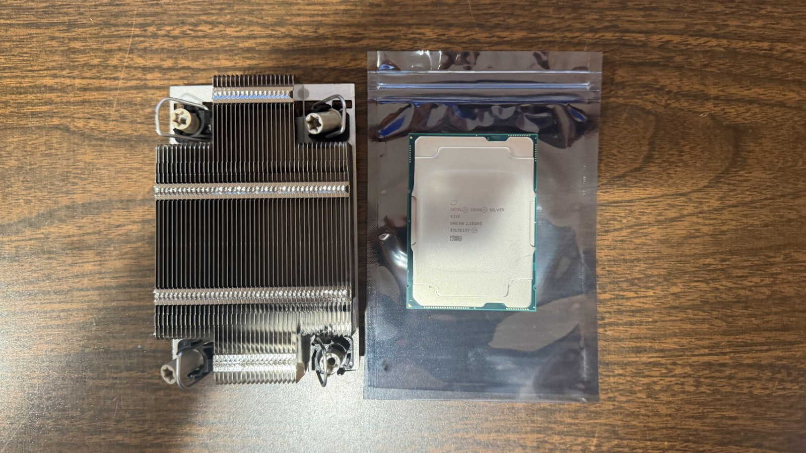 Intel XEON Silver 4310 2.10GHz 12Cores 24Threads Cache 18MB 3rd Gen 120W SRKXN