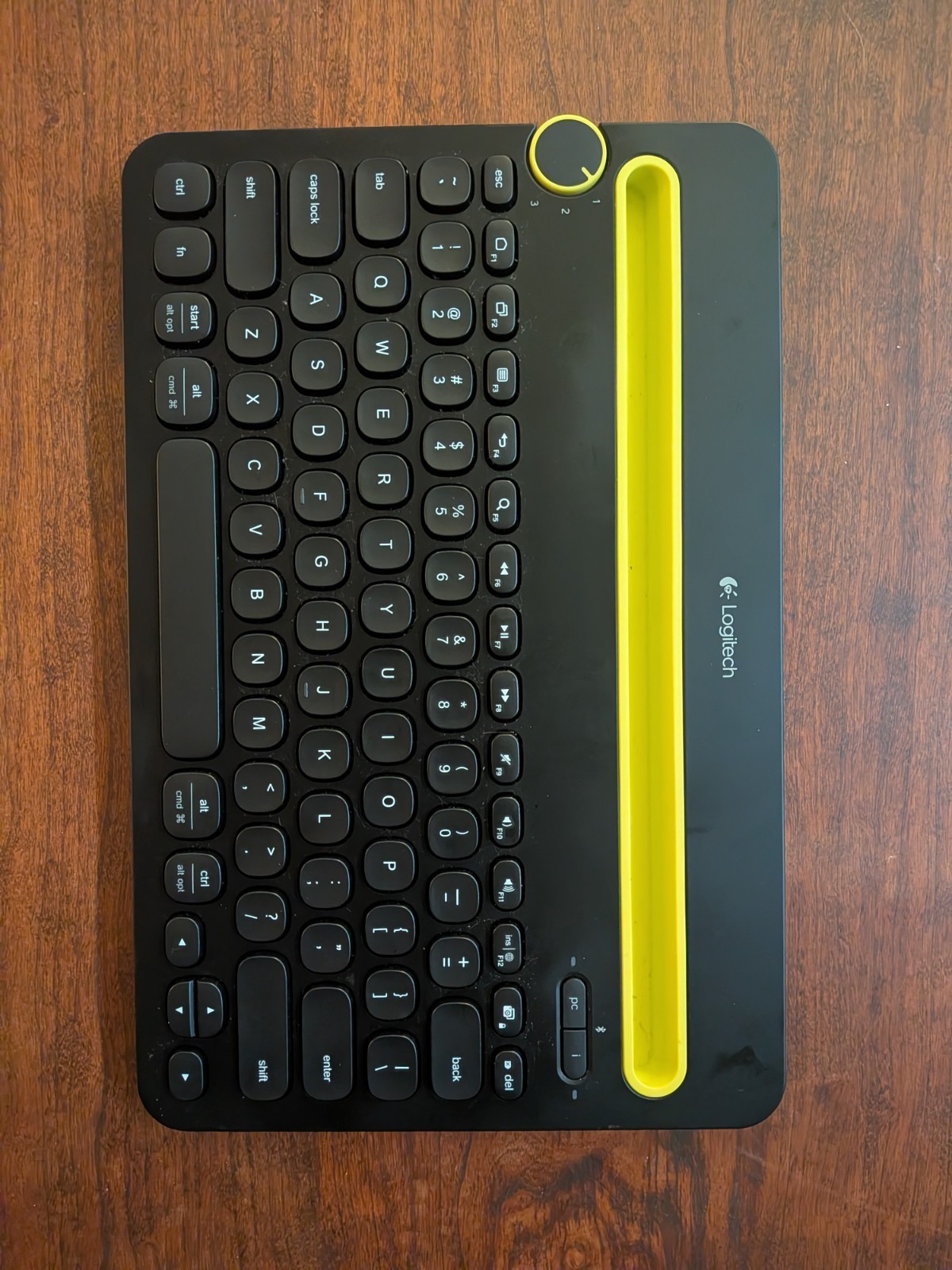 Logitech K480 Wireless Keyboard, Tested, Good Condition, Battery Powered.