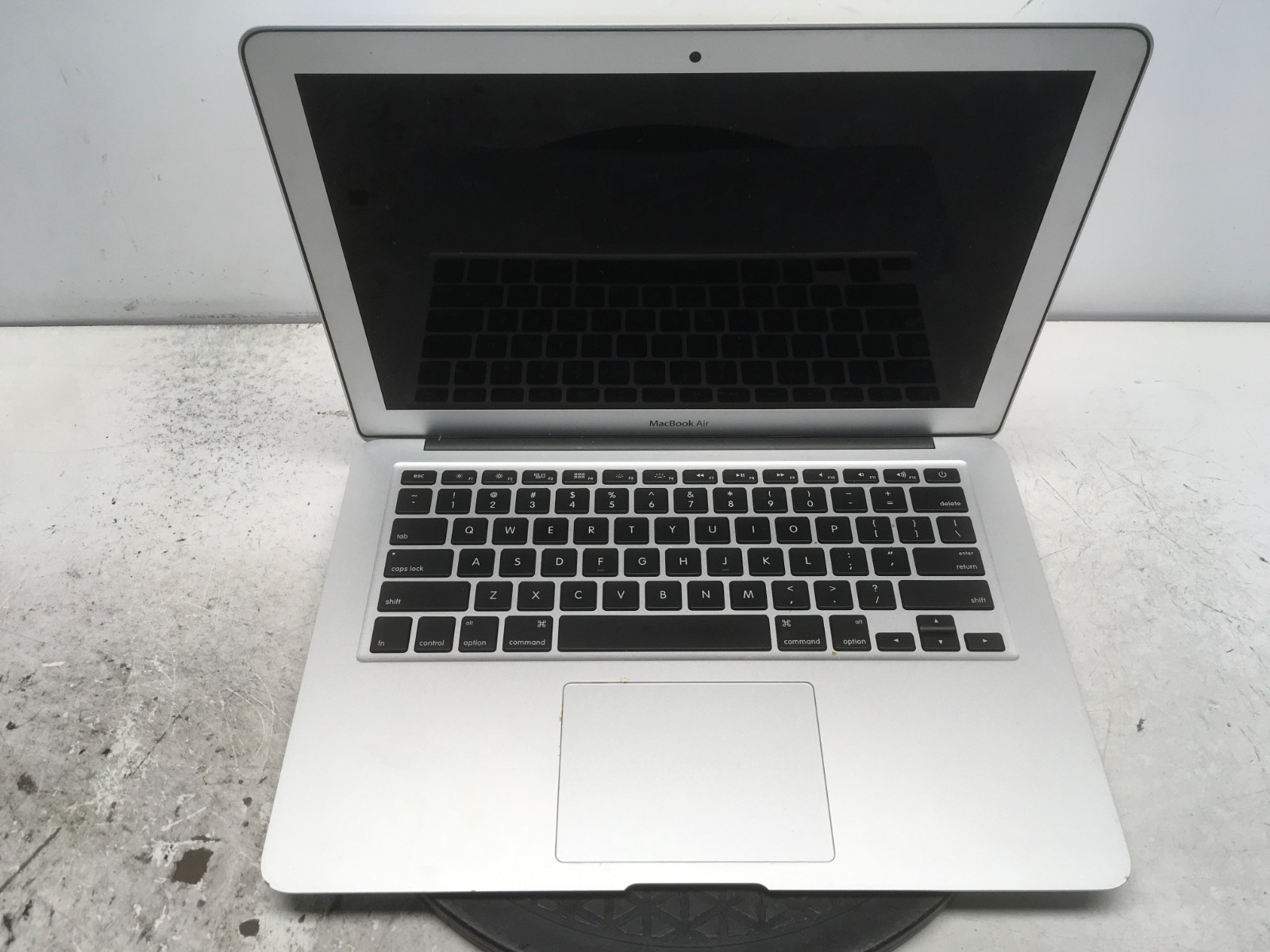 Apple MacBook Air A1466 Intel Core i5-3427U 1.8GHz  NO HDD No Batt