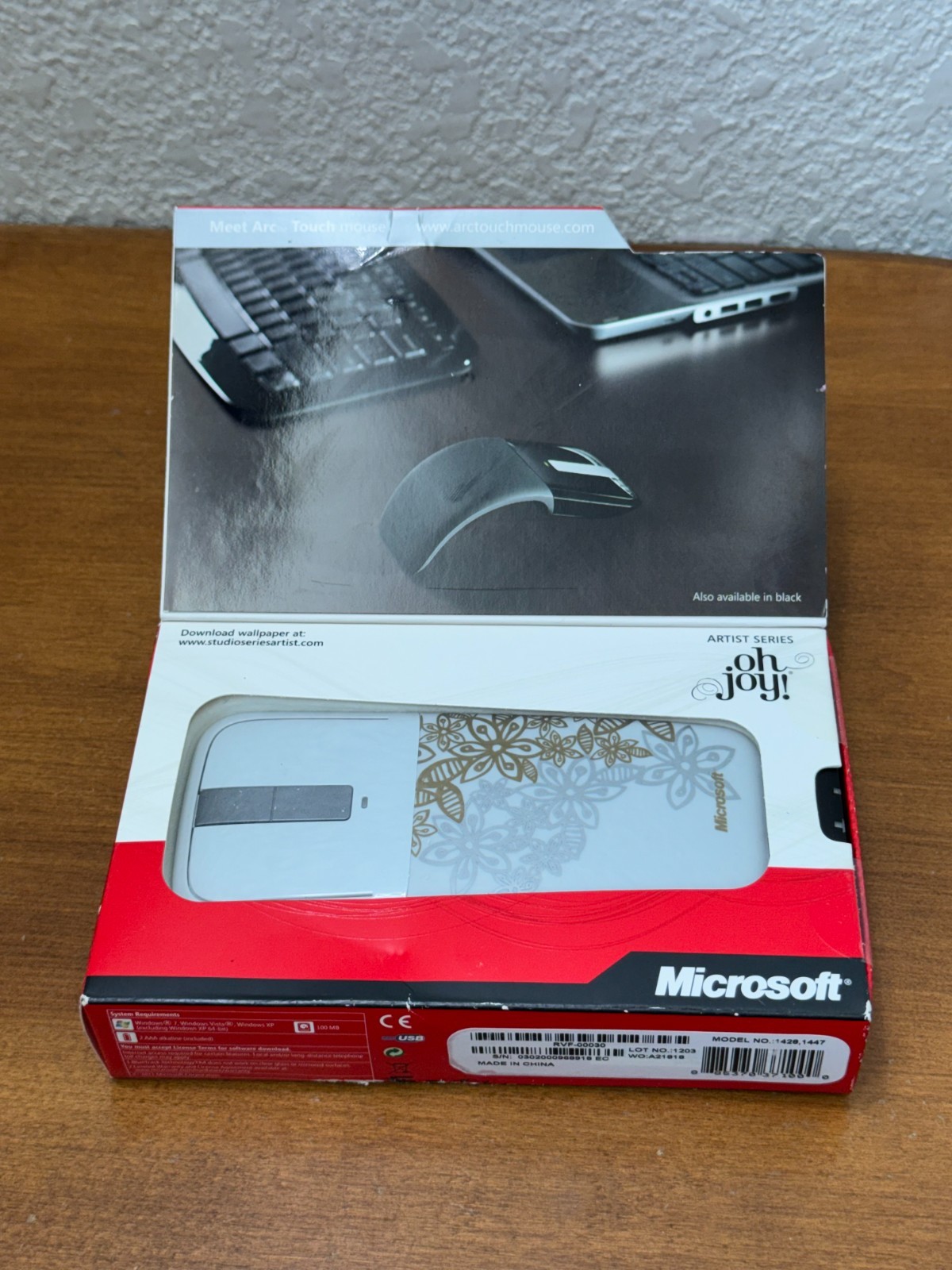 Microsoft Arc Touch Mouse Artist Series Limited Edition RVF-00030 1428 1447 Seal