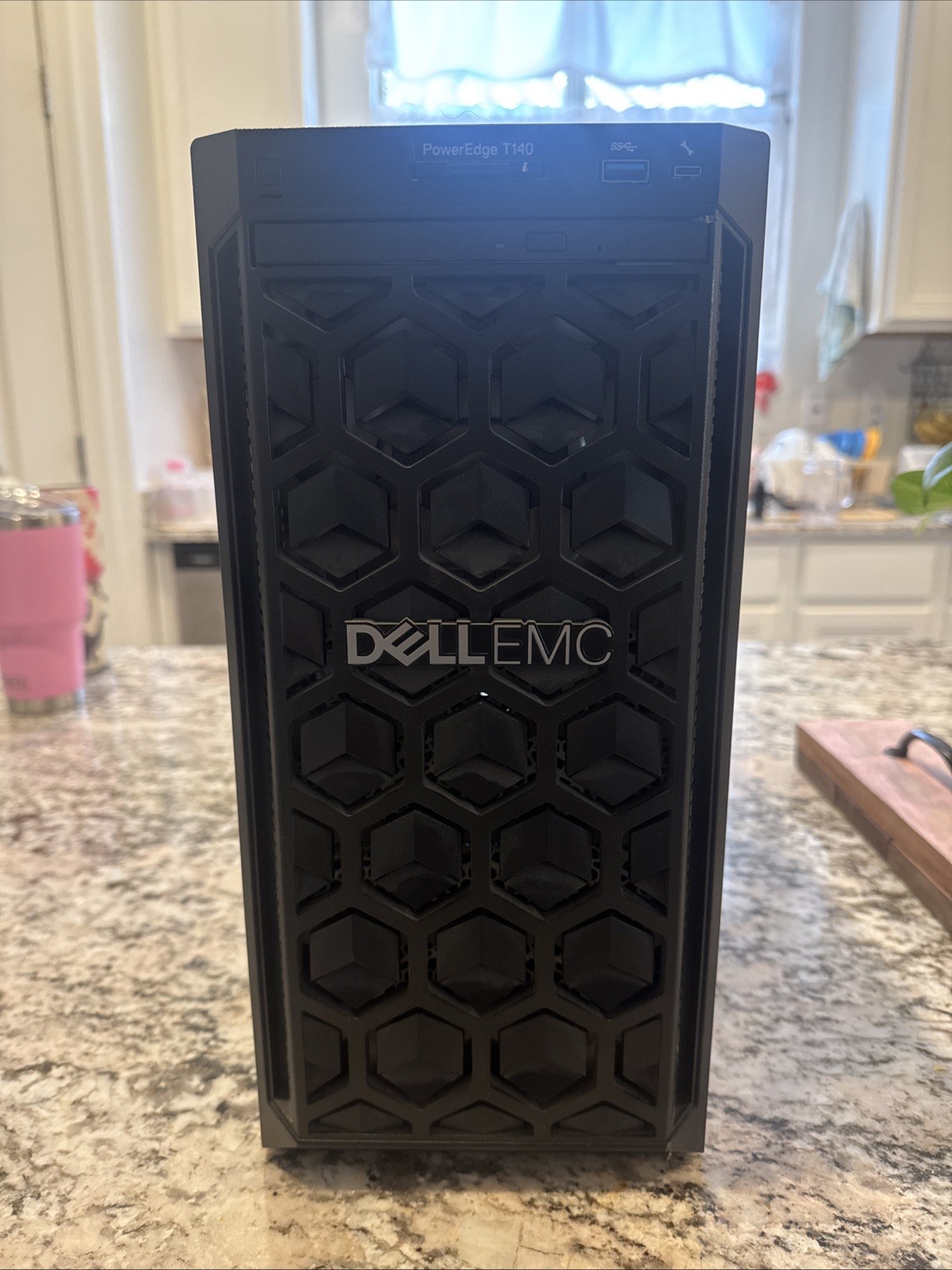 Dell PowerEdge T140 Xeon-2286G 4.0Ghz 16GB RAM NO SSD