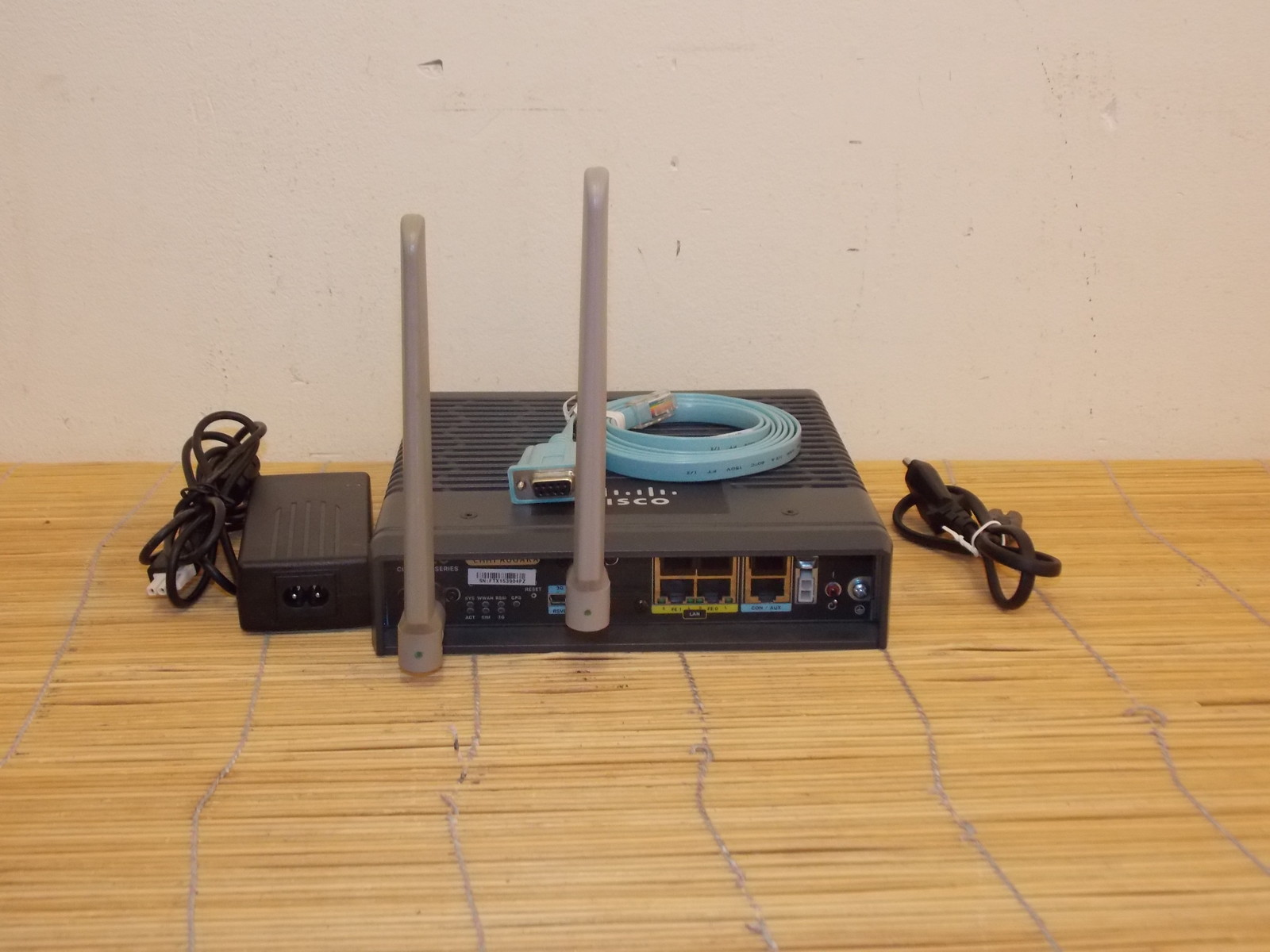 CISCO C819HG+7-K9 Compact 3G IOS Router with GLOBAL HSPA+ Release 7 Hardened 