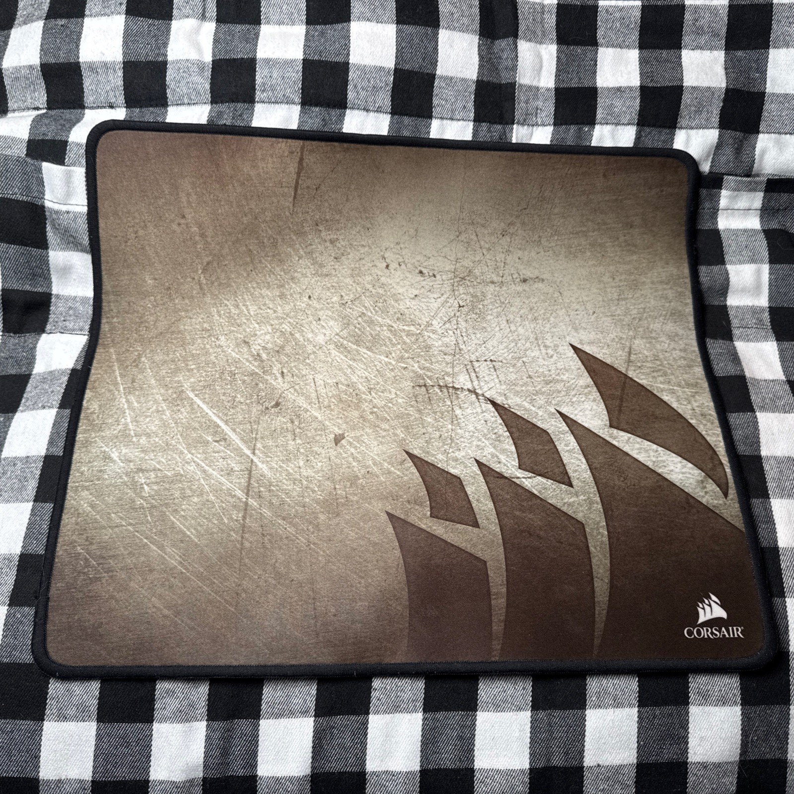 Corsair CH-9000106-WW MM300 Anti-Fray Cloth Gaming Mouse Pad, Medium Tan/Bronze