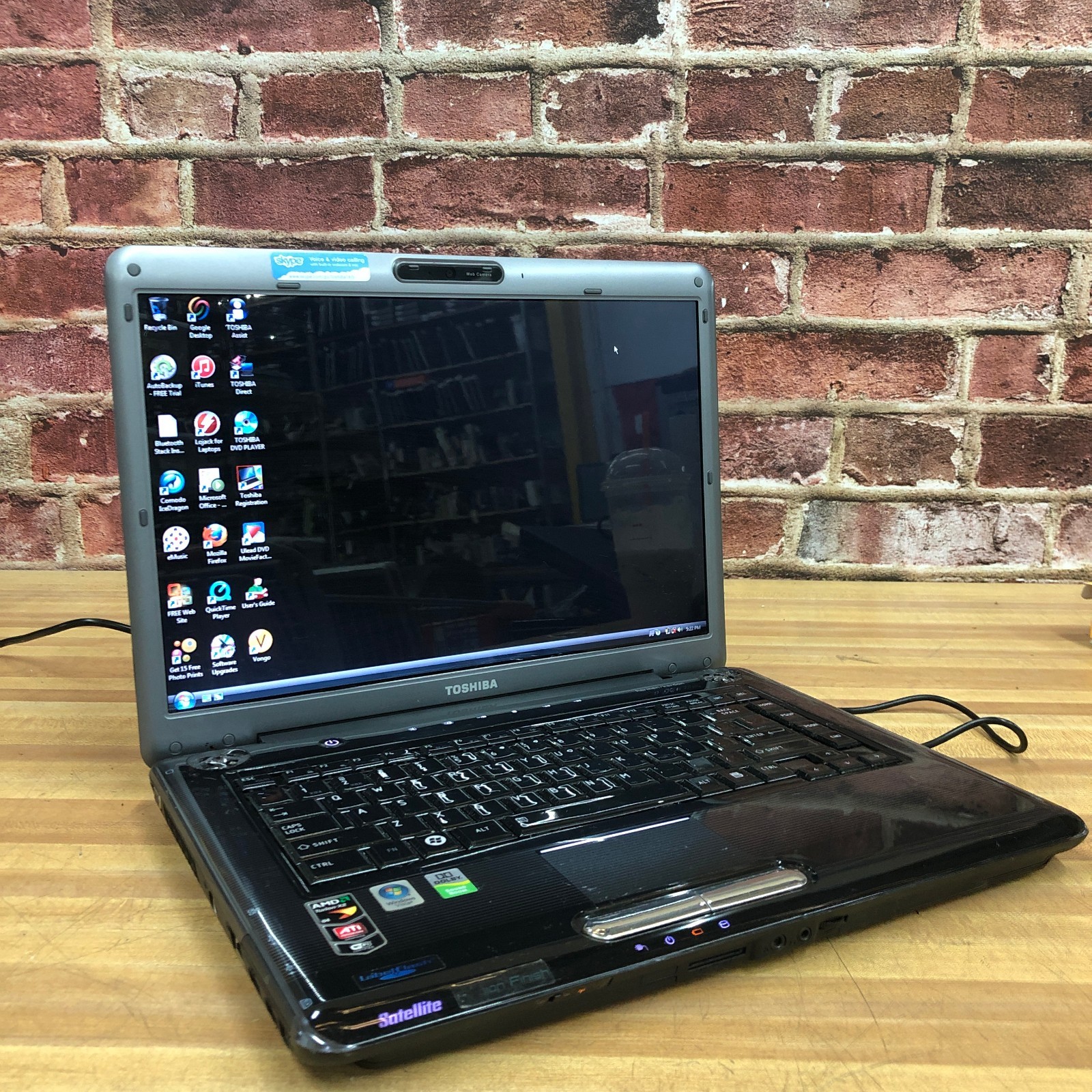 Toshiba Satellite Retro Gaming Laptop AMD Turion 2.00GHz 3GB RAM (Windows Vista)