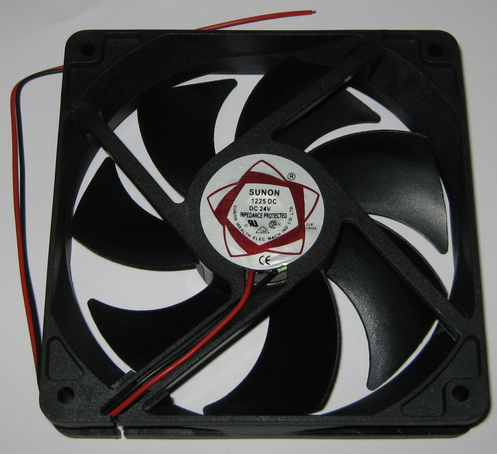 Sunon 120 mm Box Fan - 24 V DC - 80 CFM - 9" Wires - 7 Blades - 25mm Thick