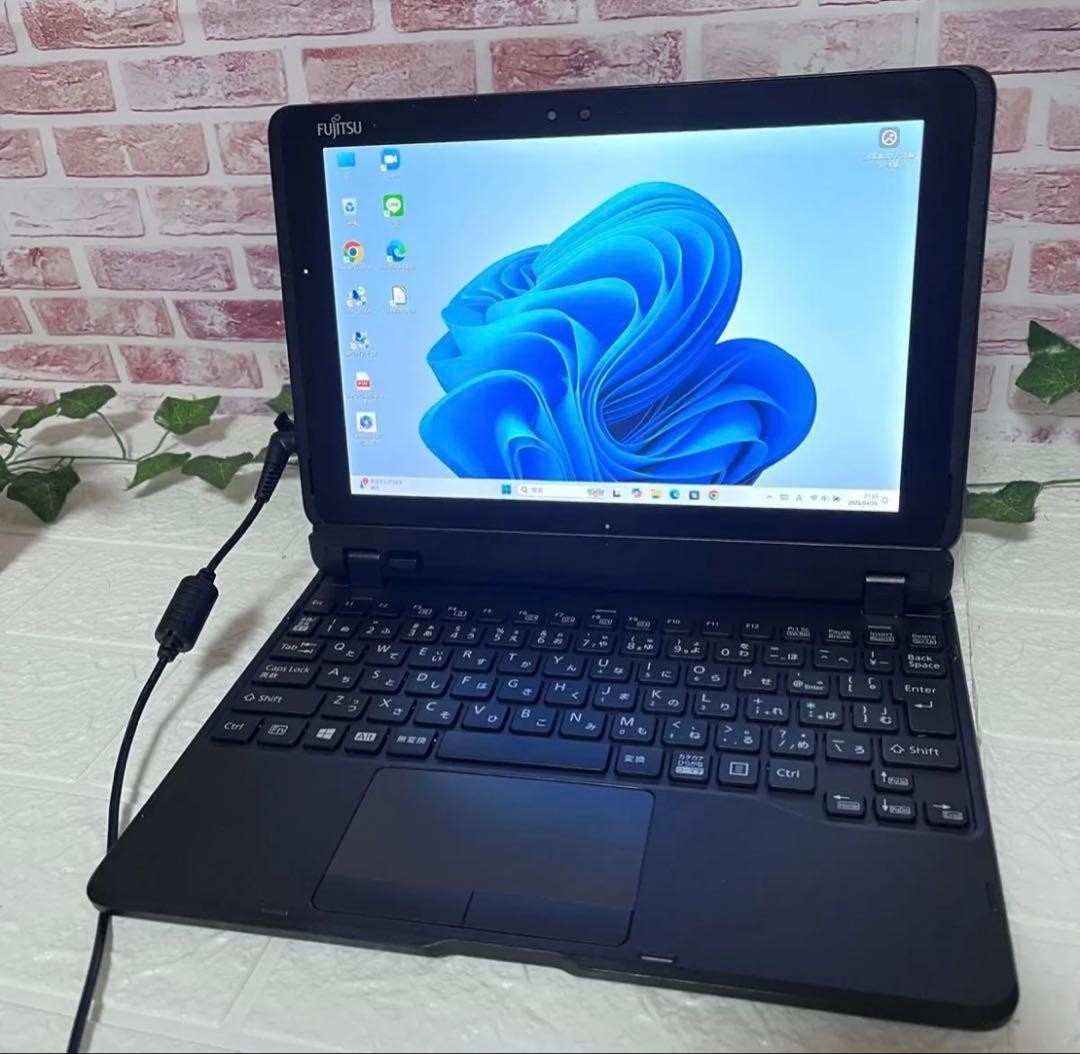 Fujitsu Q509/VE Arrows PC Tablet SSD 128GB 4GB 64bit keyboard Set  Uesd From JP