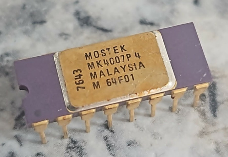 Mint Rare Gold Ceramic Mostek MK4007P -4 DATE CODE 1976 Intel 1101 256-word SRAM