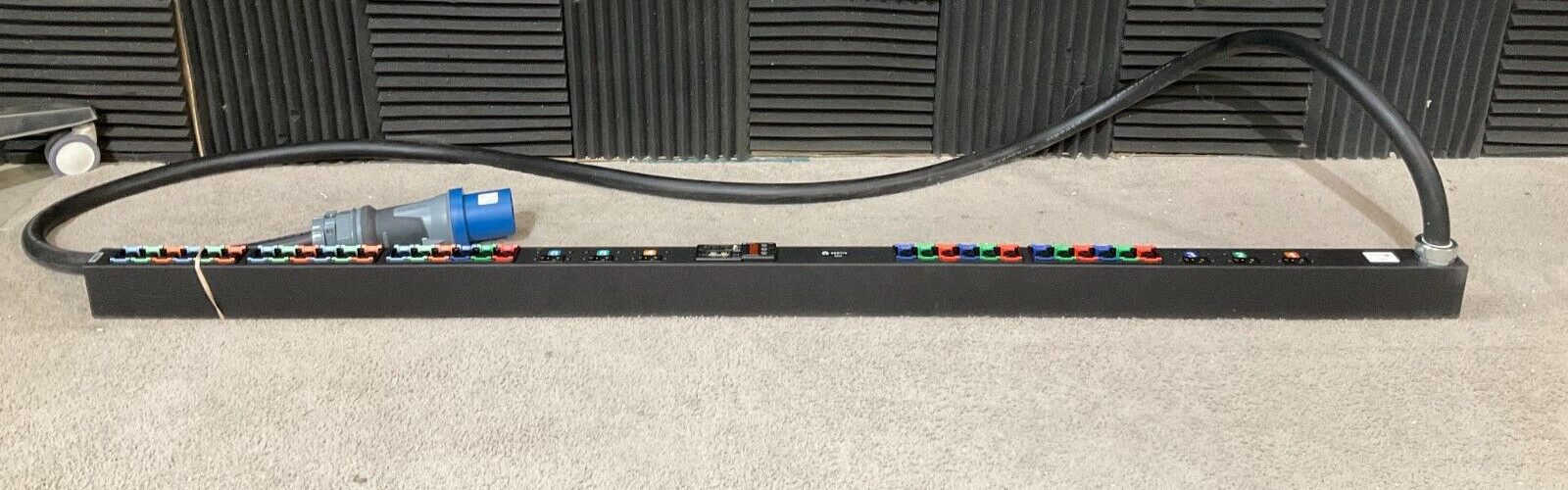 Vertiv Geist Switched PDU 208v VP46301 Combination Outlet | C13 / C19| 60A 🇺🇸✨
