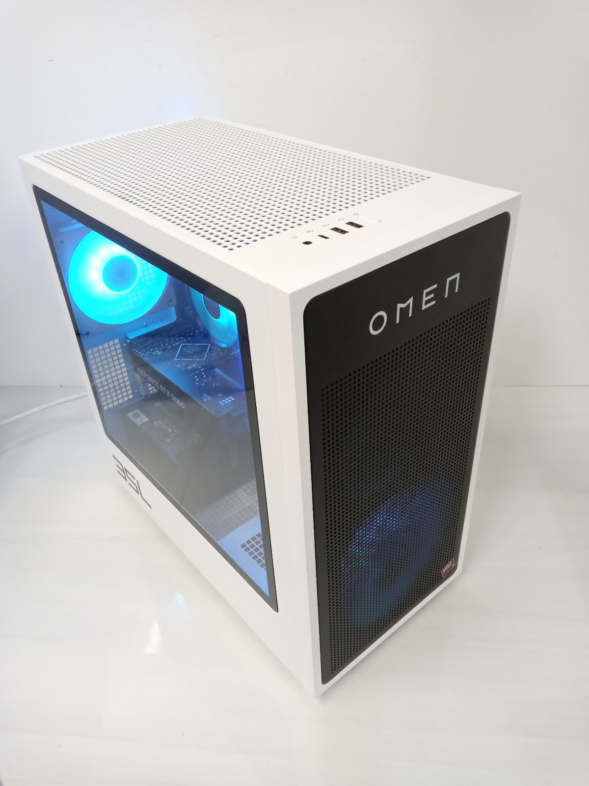 HP OMEN 35L Gaming Desktop PC AMD Ryzen 5 8400F 16GB DDR5 1TB SSD RTX 5060 8GB