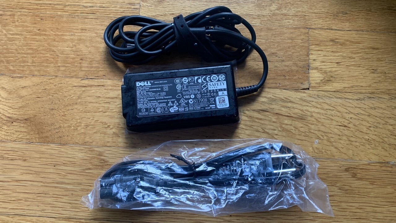Dell 0RYC97 PA-1M10 45W AC Power Adapter 19.5V Adapter DA45NM100-00 ADP-45JD A