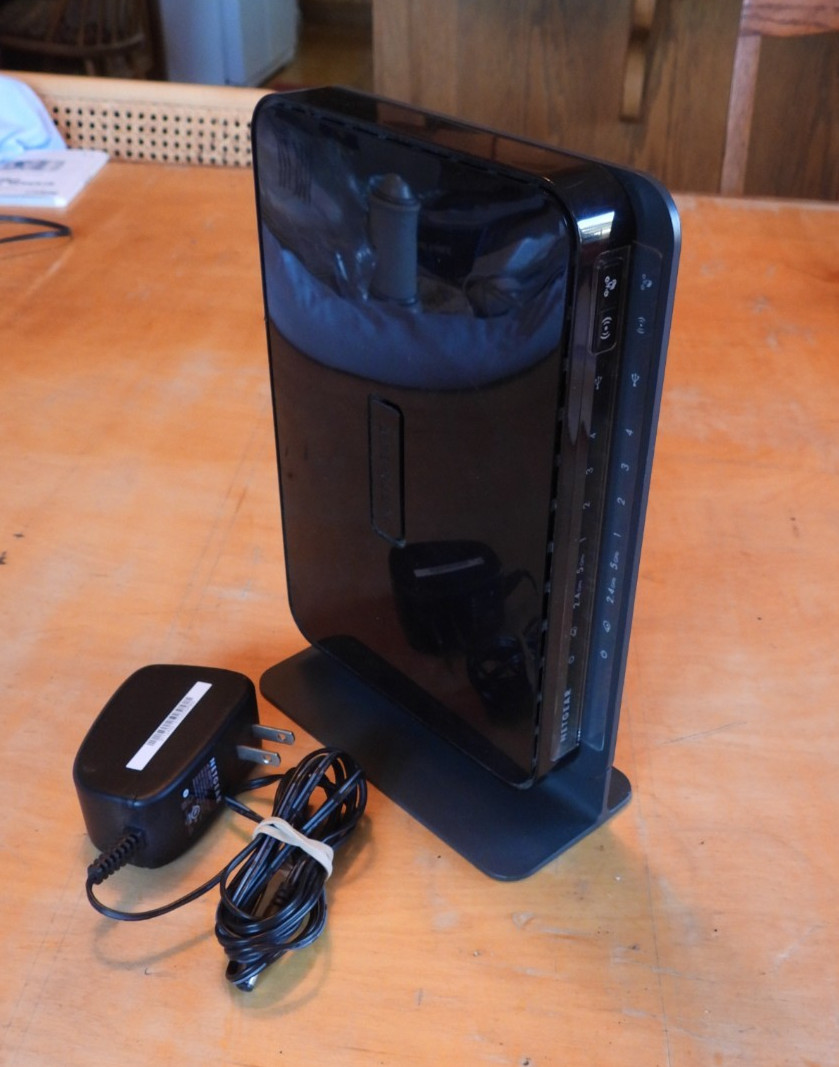 NETGEAR N600 WNDR3700v4 Dual-Band Gigabit Router 4-Port FCC ID: PY312100186