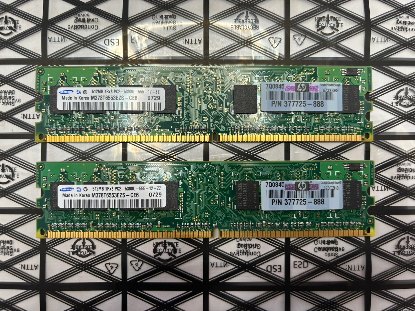 Samsung 512MB RAM Memory Model 1RX8 PC2-5300U-555-12-ZZ Lot of 2