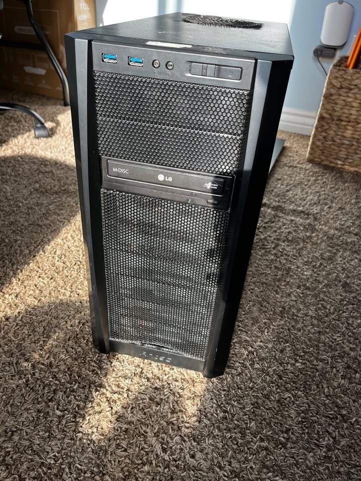 Antec 300 Retro PC Case With LG DVD Player