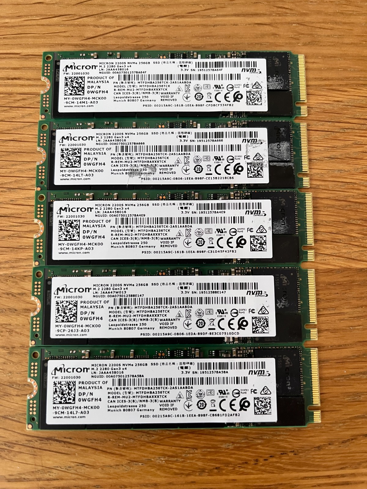 1 x Micron 2200S 256GB M.2 2280 NVMe SSD